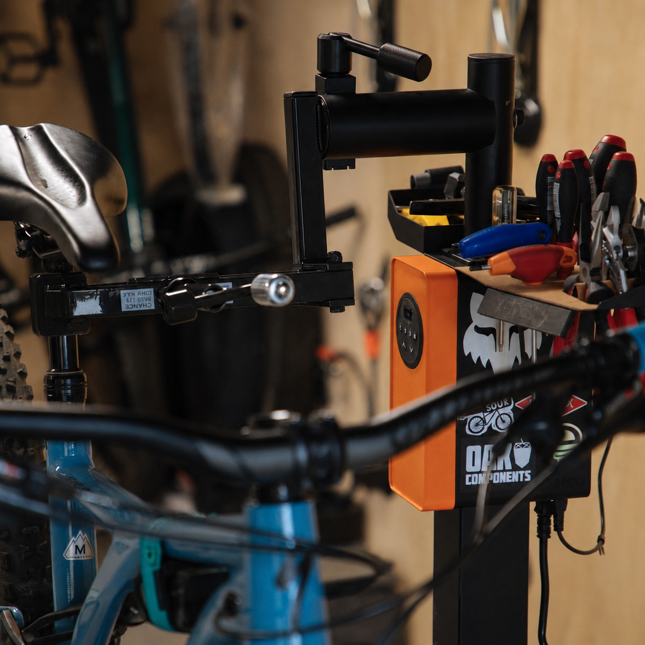 Fahrradlift mit Feedback Sports Pro-Elite Commercial Clamp