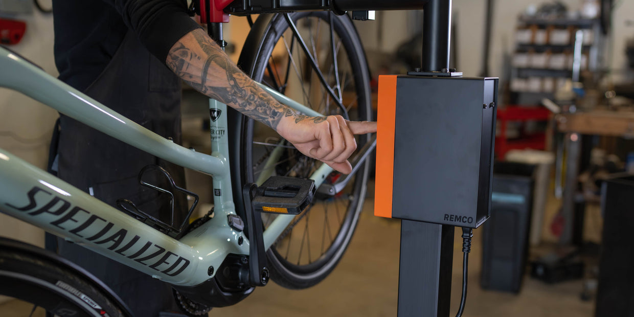 Stunning Cake Electric Bike Maintenance image